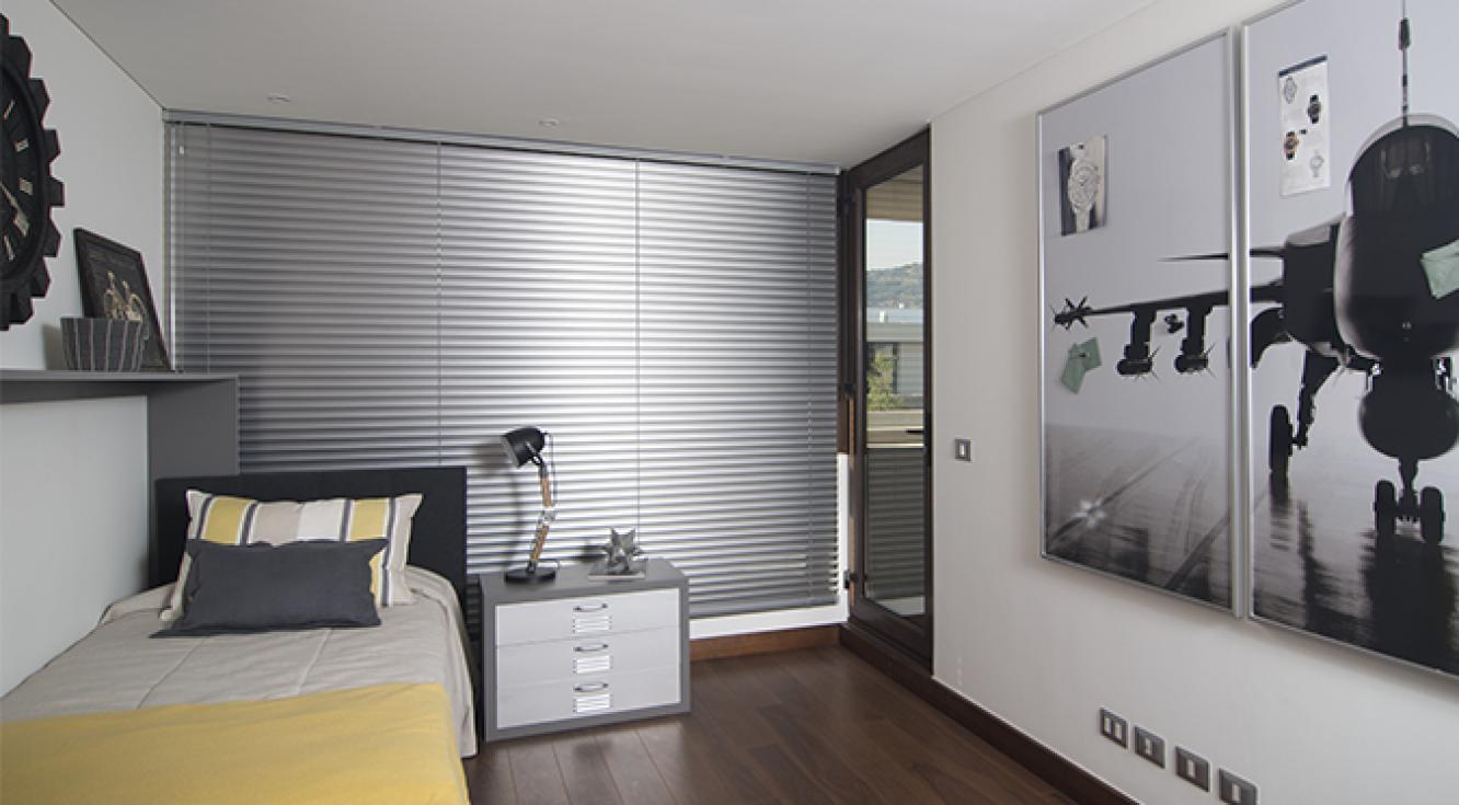 Dormitorio con Persiana Precious Metals Proyecto Alto San Rafael