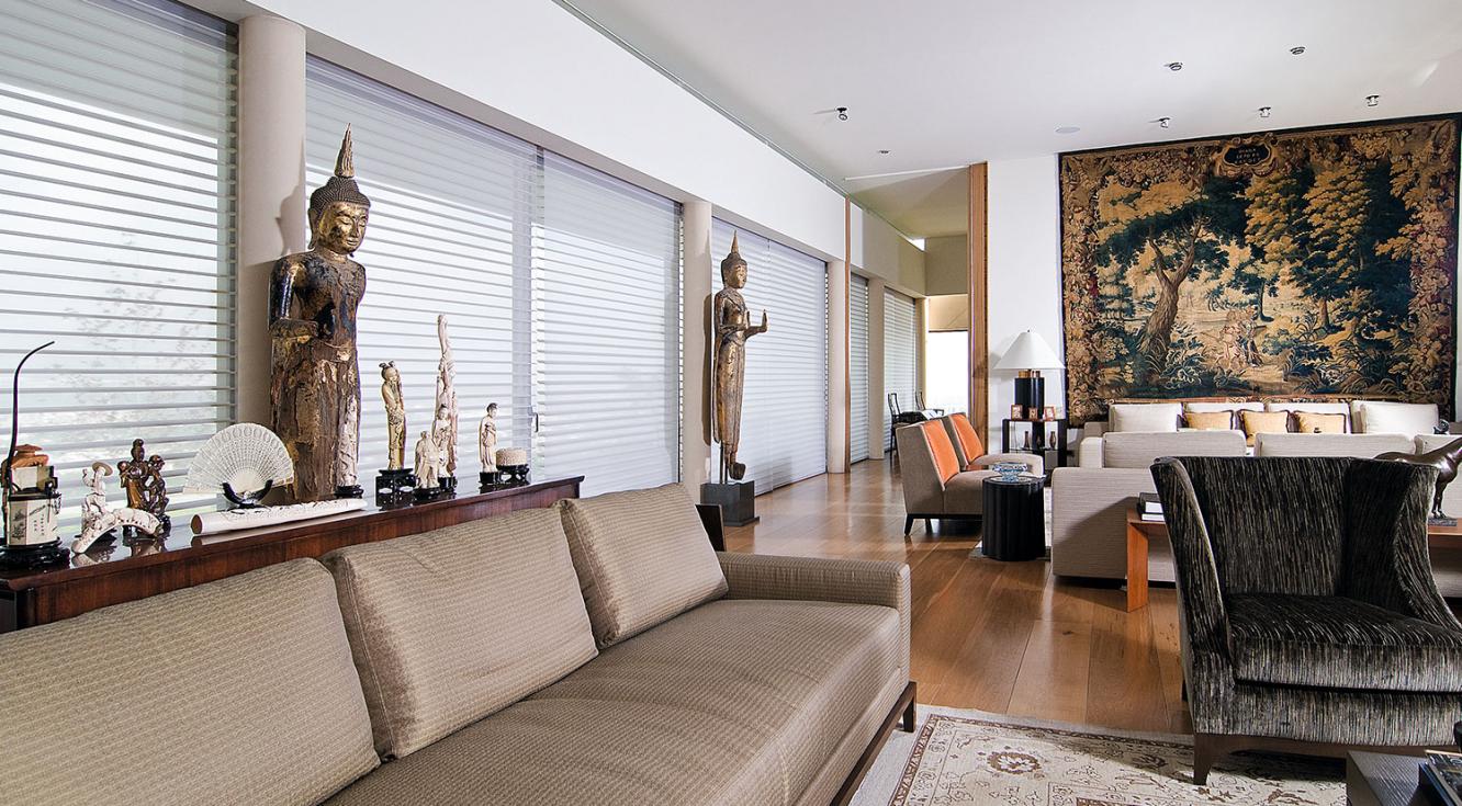 Sala de estar Casa Camino Colibrí Cortina Silhouette en sala de estar Camino Colibrí