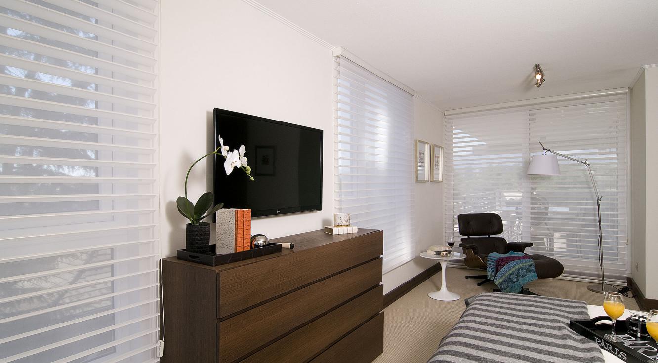 Edificio Manquehue Sur - Silhouette Edificio Manquehue Sur - Silhouette