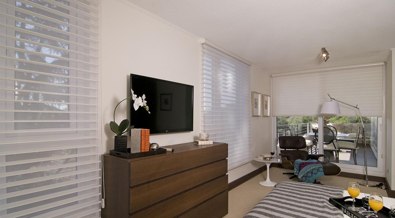 Edificio Manquehue Sur - Silhouette Edificio Manquehue Sur - Silhouette